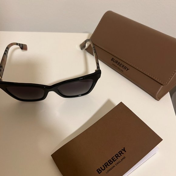 NEW Burberry Check Detail Square Frame Sunglasses